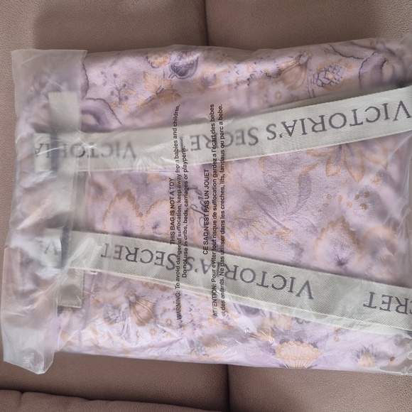 Victoria's Secret Purple and Cream Backpack Beach Towel with Elegant Design - Picture 6 of 7